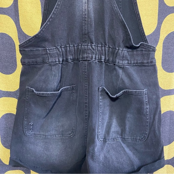 NWT Distressed Black No Boundaries Overall Shorts - Picture 7 of 7